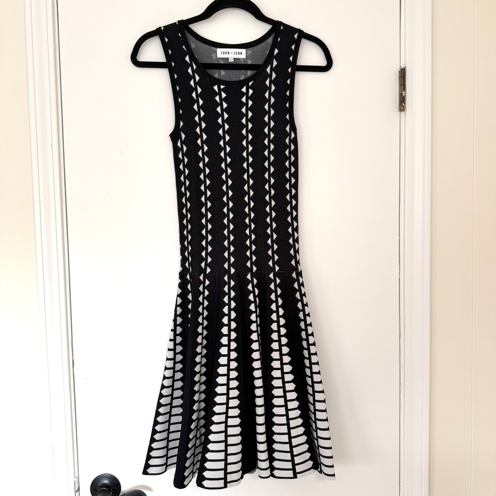 John + Jenn Black White Geometric Knit Fit & Flare Sleeveless Dress XS